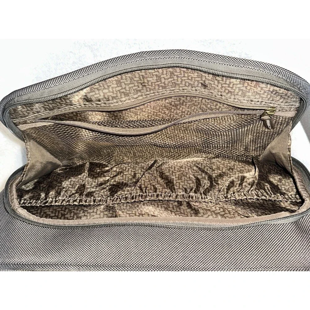 Tommy Bahama Essentials Travel Carry On Overnight Green Canvas Duffle Bag